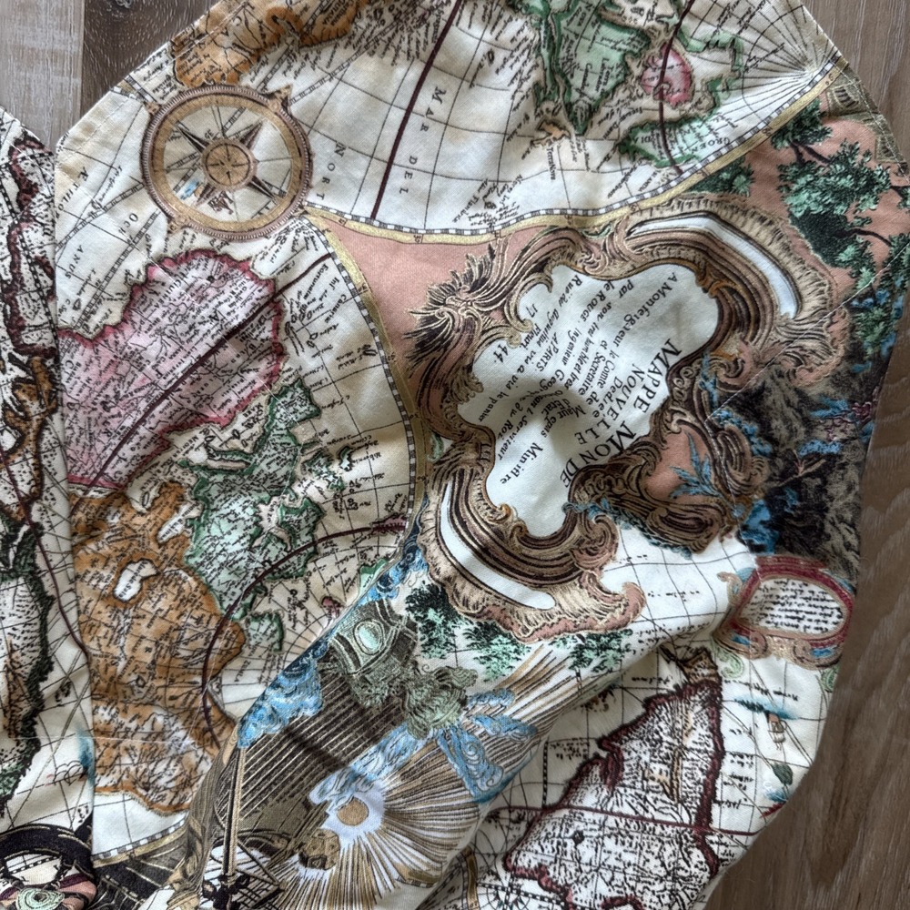 Hobo Style Shoulder Tote With Inside Pockets In A Map Print - Picture 2 of 6